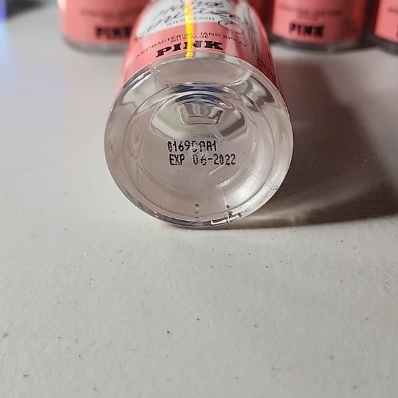 2 Victoria’s Secret PINK Wild Peach 2.5 FLoz Hand Sanitzer & 2 Cozies NEW - Picture 6 of 7